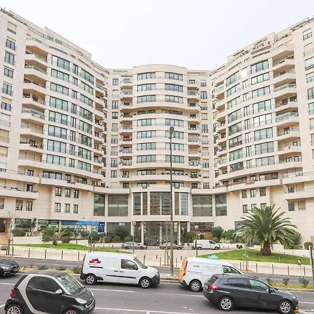Portucale ! Modern With Garage Lissabon