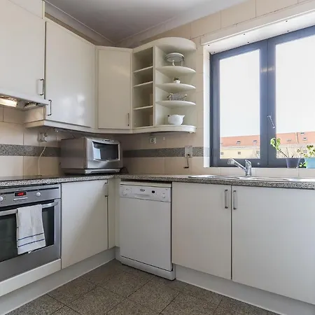 Portucale ! Modern With Garage